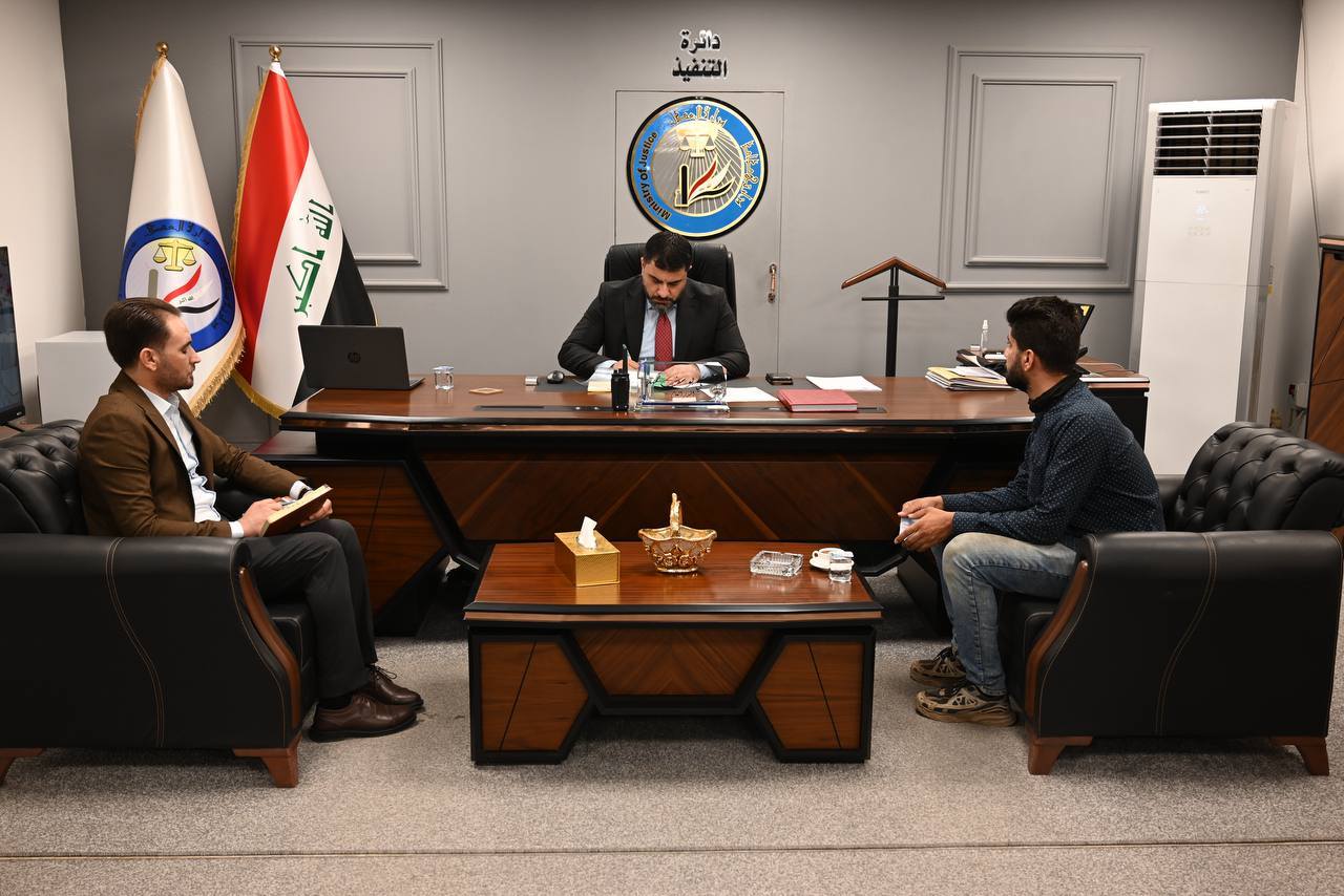 مدير عام دائرة التنفيذ يستقبل المواطنين ضمن برنامجه الأسبوعي للاستماع إلى شكاواهم