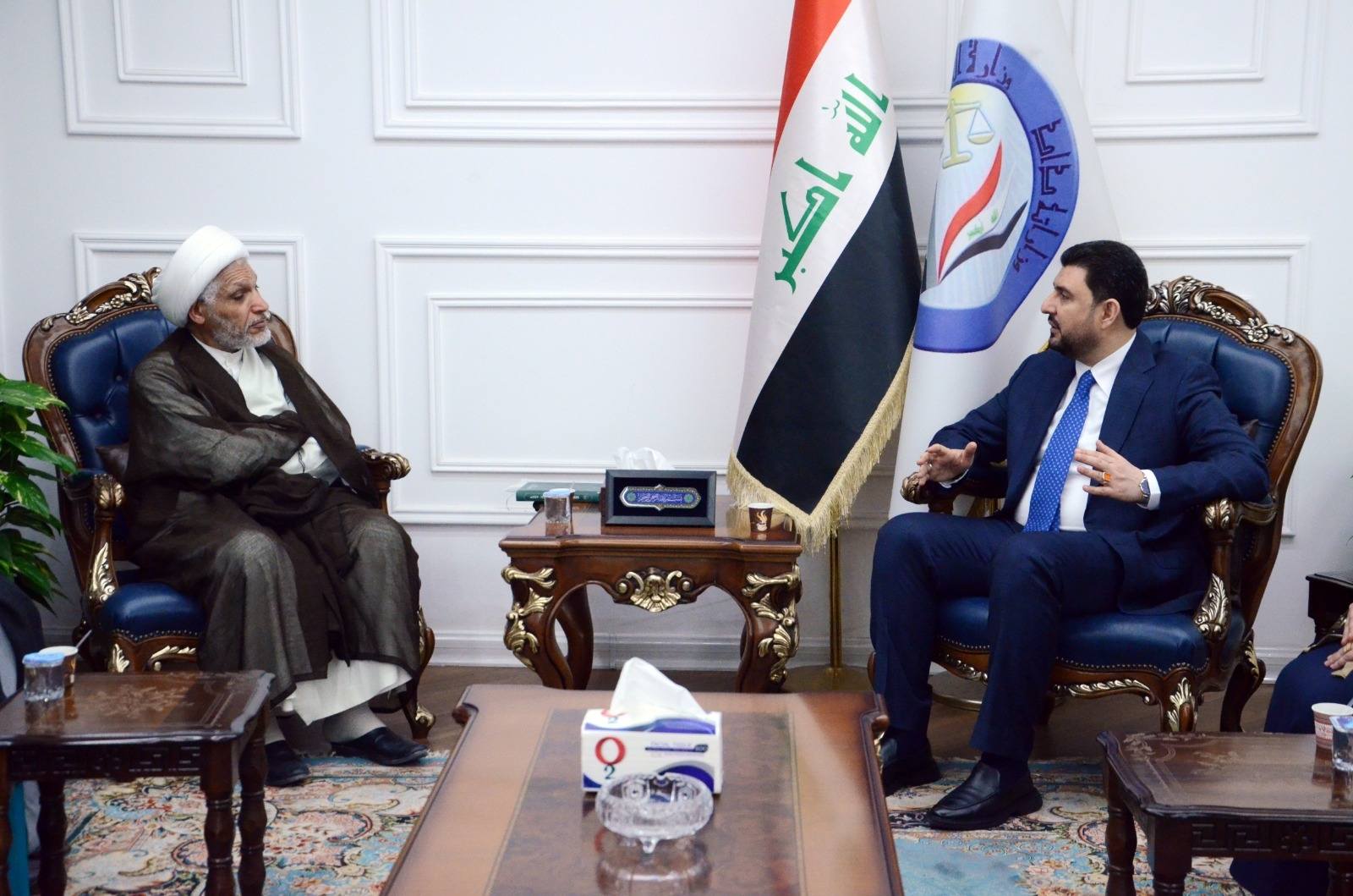 العتبة الحسينية المقدسة تثمن جهود الوكيل الاقدم لوزارة العدل وتقدم شكرها وتقديرها لجهوده المتميزة في إنجاح البرامج الإصلاحية داخل الأقسام السجنية