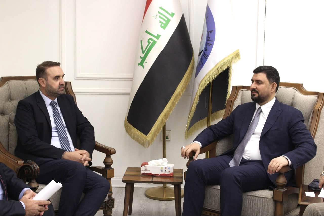 وكيل وزارة العدل الأقدم يلتقي مدير برنامج الأمم المتحدة للمستوطنات البشرية في العراق لبحث تعزيز التعاون ودعم التحول الرقمي في التسجيل العقاري
