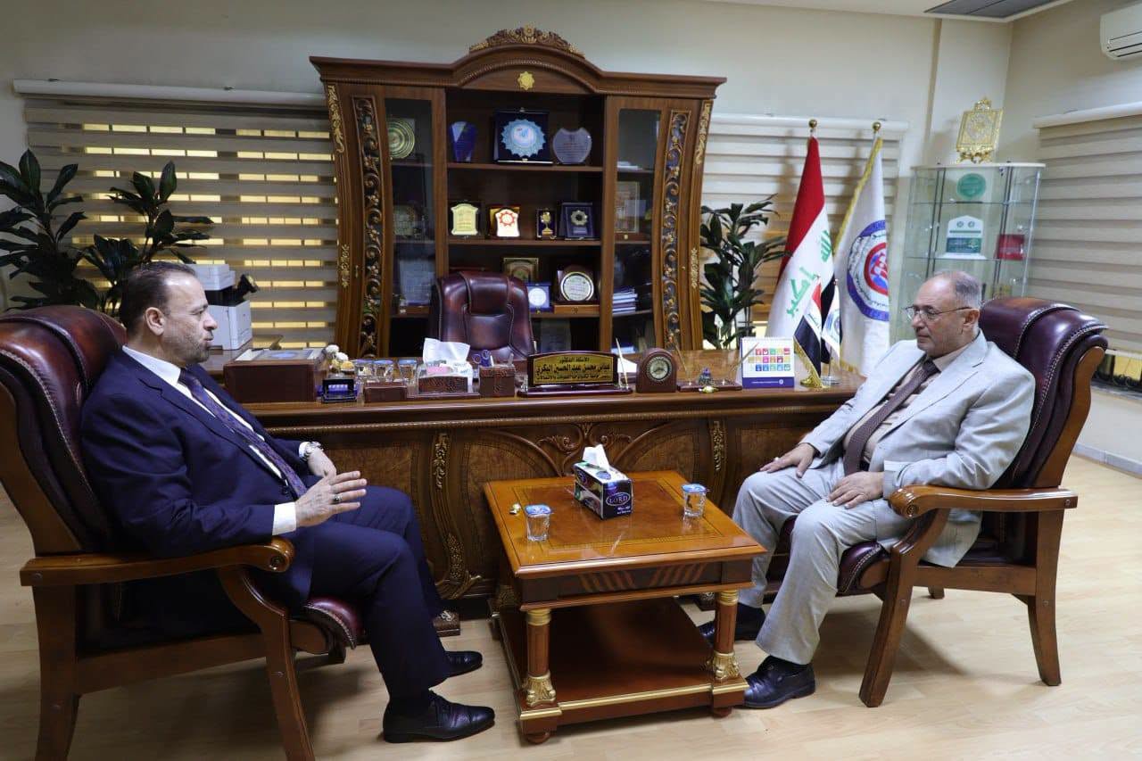 وكيل وزارة العدل للشؤون الإدارية والمالية يبحث مع رئيس جامعة تكنولوجيا المعلومات والاتصالات توسيع فرص التعليم الجامعي للنزلاء