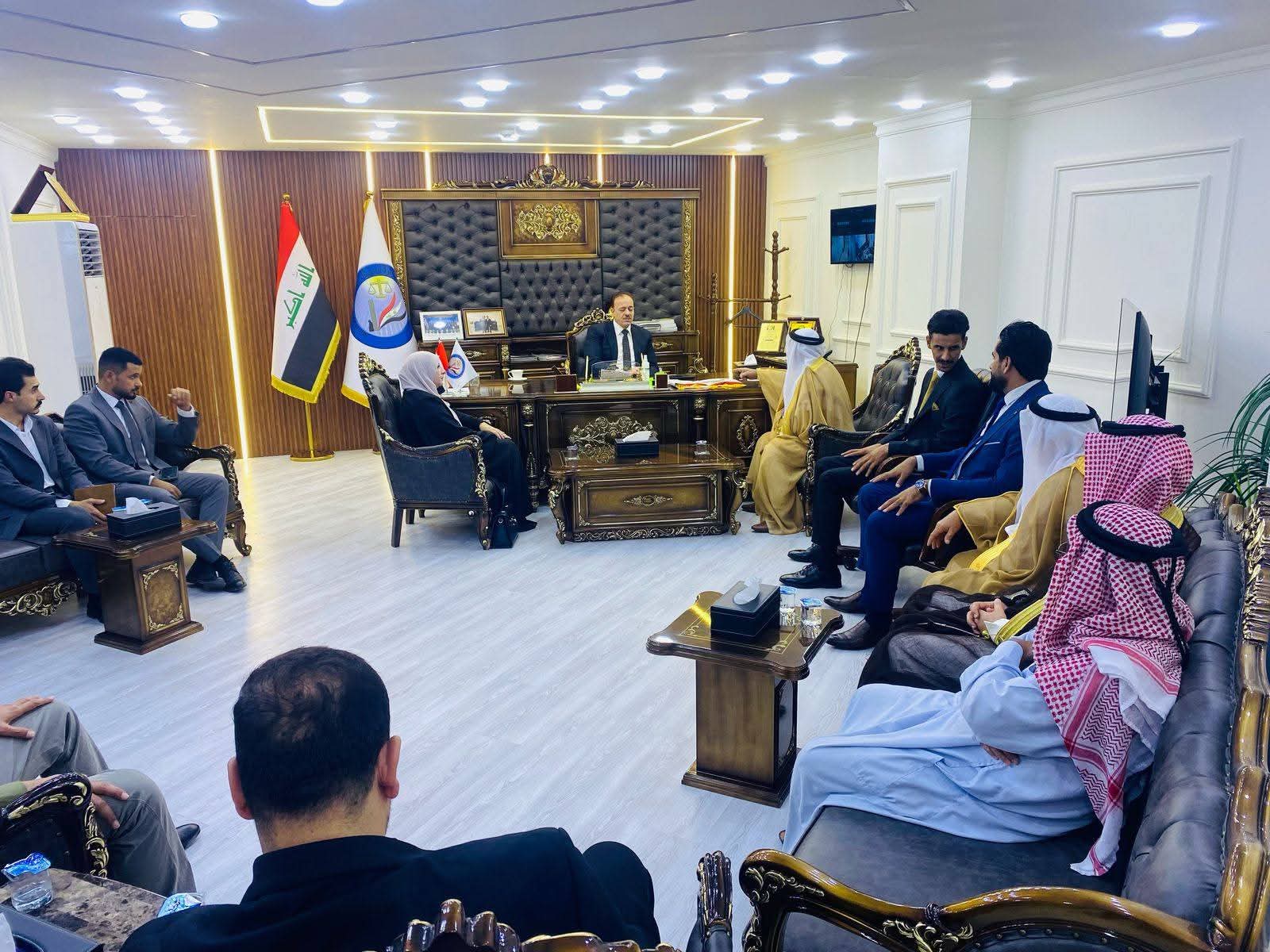 وكيل وزارة العدل للشؤون الإدارية والمالية يلتقي المواطنين ويستمع لمطالبهم