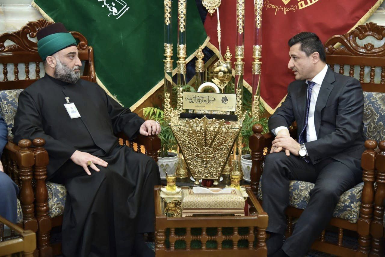 وزير العدل يتشرف بزيارة المرقدين الشريفين في محافظة كربلاء المقدسة