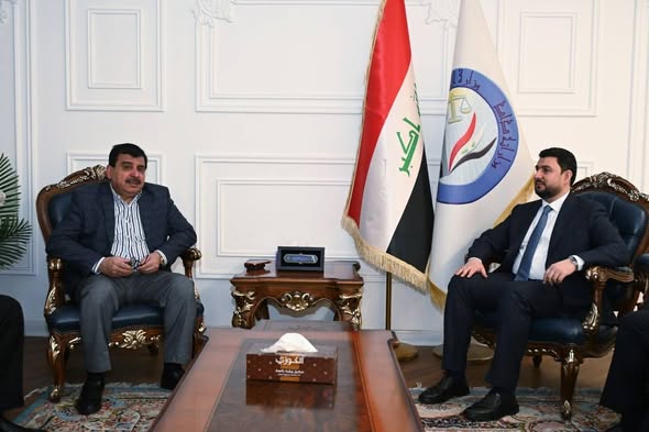 الوكيل الأقدم لوزارة العدل يبحث مع المستشار الأمني لوزارة الداخلية تنظيم حركة الموقوفين من مراكز التوقيف الى دائرة الاصلاح العراقية