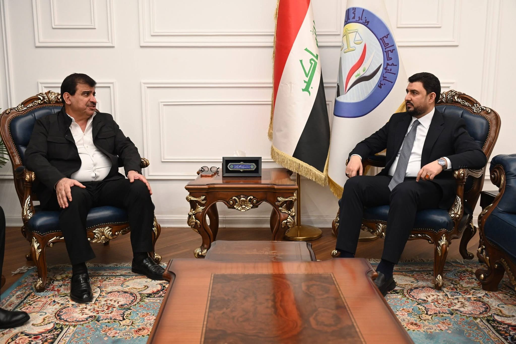 ضمن سلسلة اجتماعاته الدورية.. الوكيل الأقدم لوزارة العدل يبحث مع المستشار الأمني لوزارة الداخلية تنظيم حركة النزلاء المحكومين من مراكز التوقيف إلى الأقسام السجنية