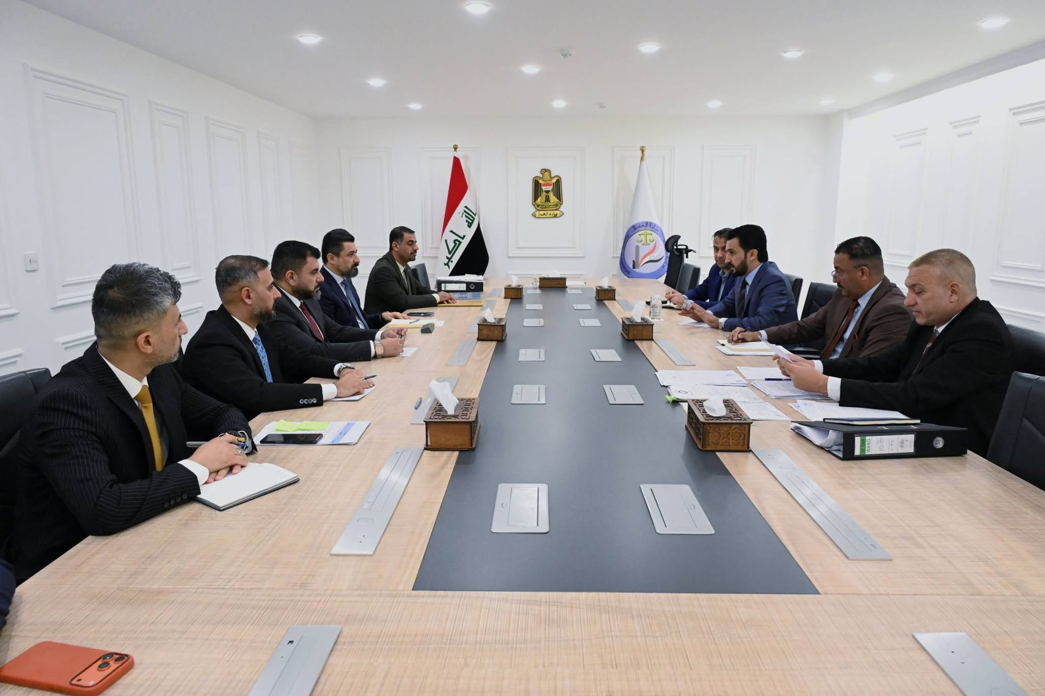 وزير العدل يستقبل وزير الاتصالات ويبحثان القضايا المشتركة بين الوزارتين