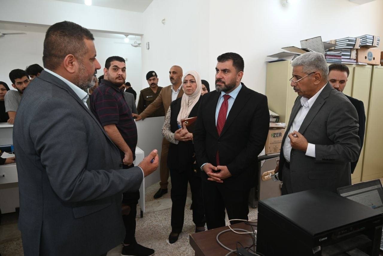 اثناء زيارته الى مديرية تنفـيذ بغــداد الجديدة… مدير عام دائرة التنفيذ يوجه بأتباع اليةجديدة لتسريع انجاز المعاملات وتقديم افضل الخدمات للمواطنين