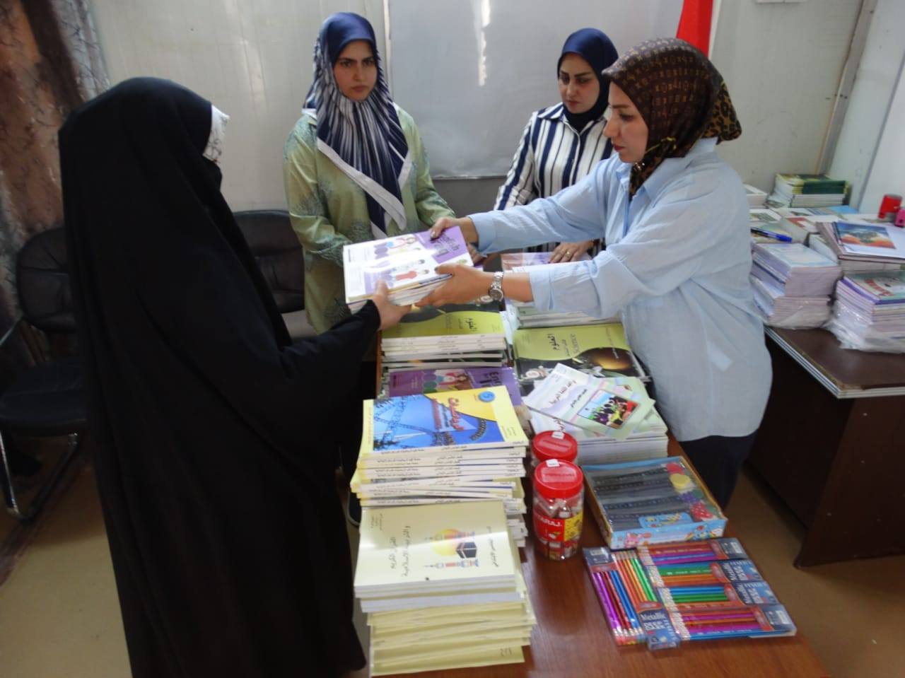 افتتاح صف الخامس الابتدائي لمحو الأمية داخل سجن الحلة للنساء للعام الدراسي 2025 – 2026