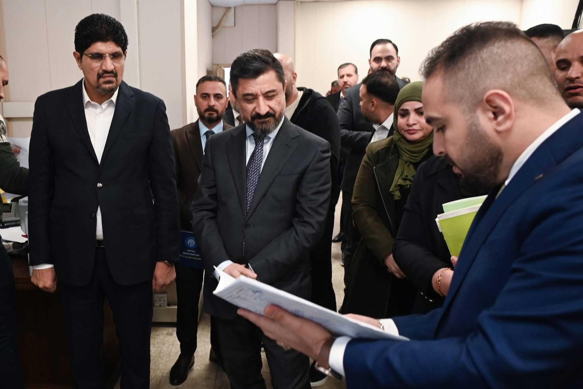 ضمن مشروع نظام أتمتة دائرة التسجيل العقاري… وزير العدل يتابع ميدانيًا مراحل إنجاز خدمة معاملات بيع وشراء العقارات إلكت