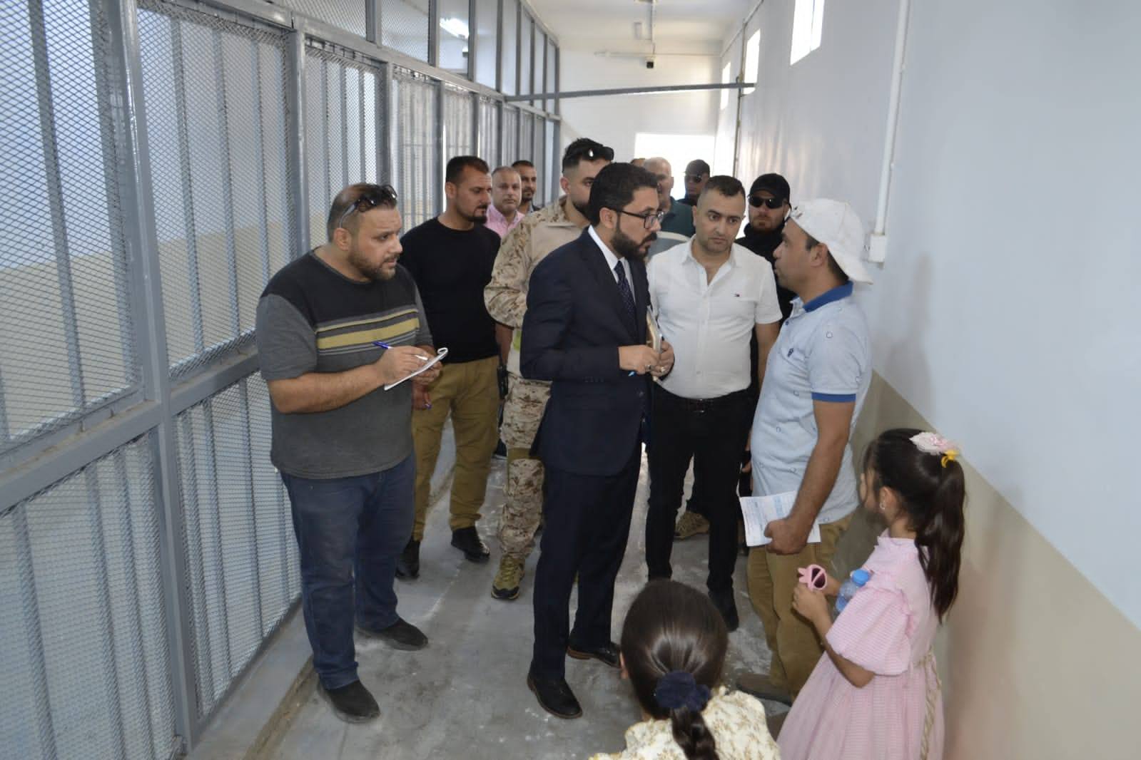 للاطلاع الميداني على شؤون النزلاء، والتأكد من جودة الخدمات المقدمة لهم... لجنة وزارية تجري زيارة مفاجئة لسجني جمجمال وسوسة المركزيين