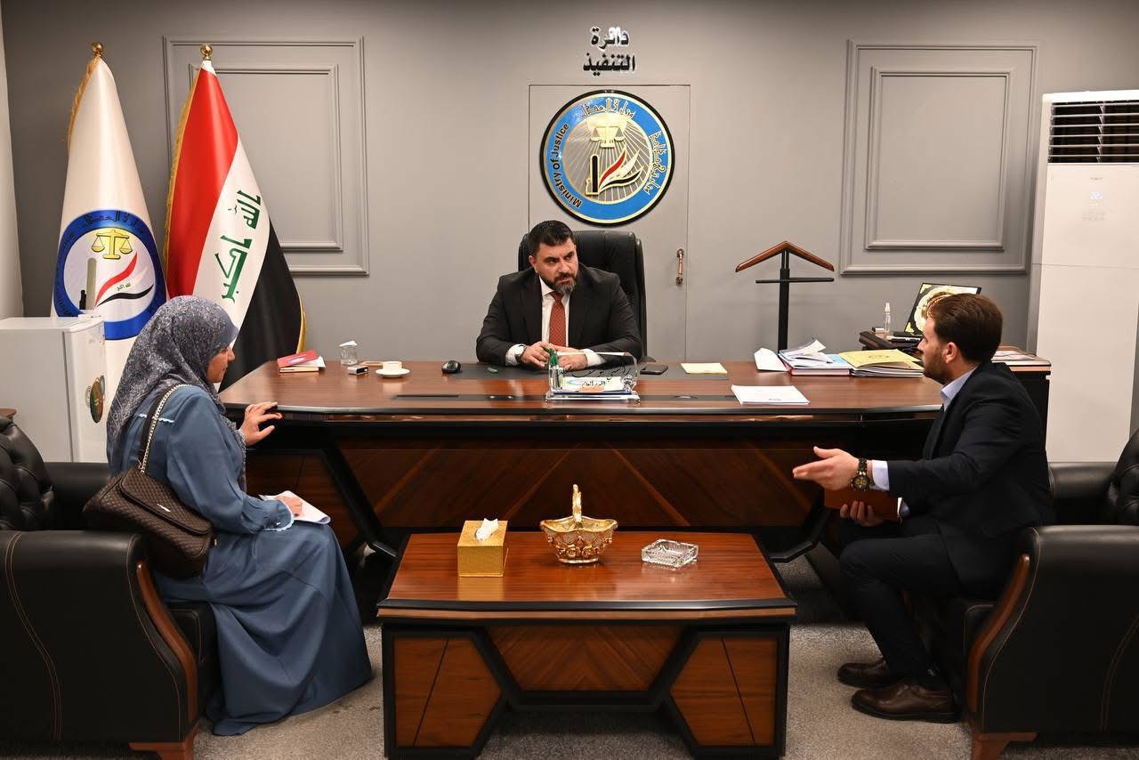 مدير عام دائرة التنفيذ يستقبل عدداً من المواطنين ضمن برنامجه الأسبوعي لمتابعة معاملاتهم وتسهيل الإجراءات أستقبل