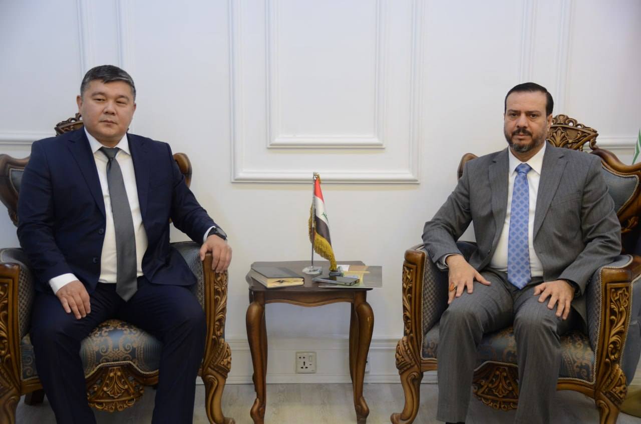 مدير عام العلاقات العدلية يبحث مع وفد كازاخستاني اتفاقية التعاون القانوني ونقل المحكومين