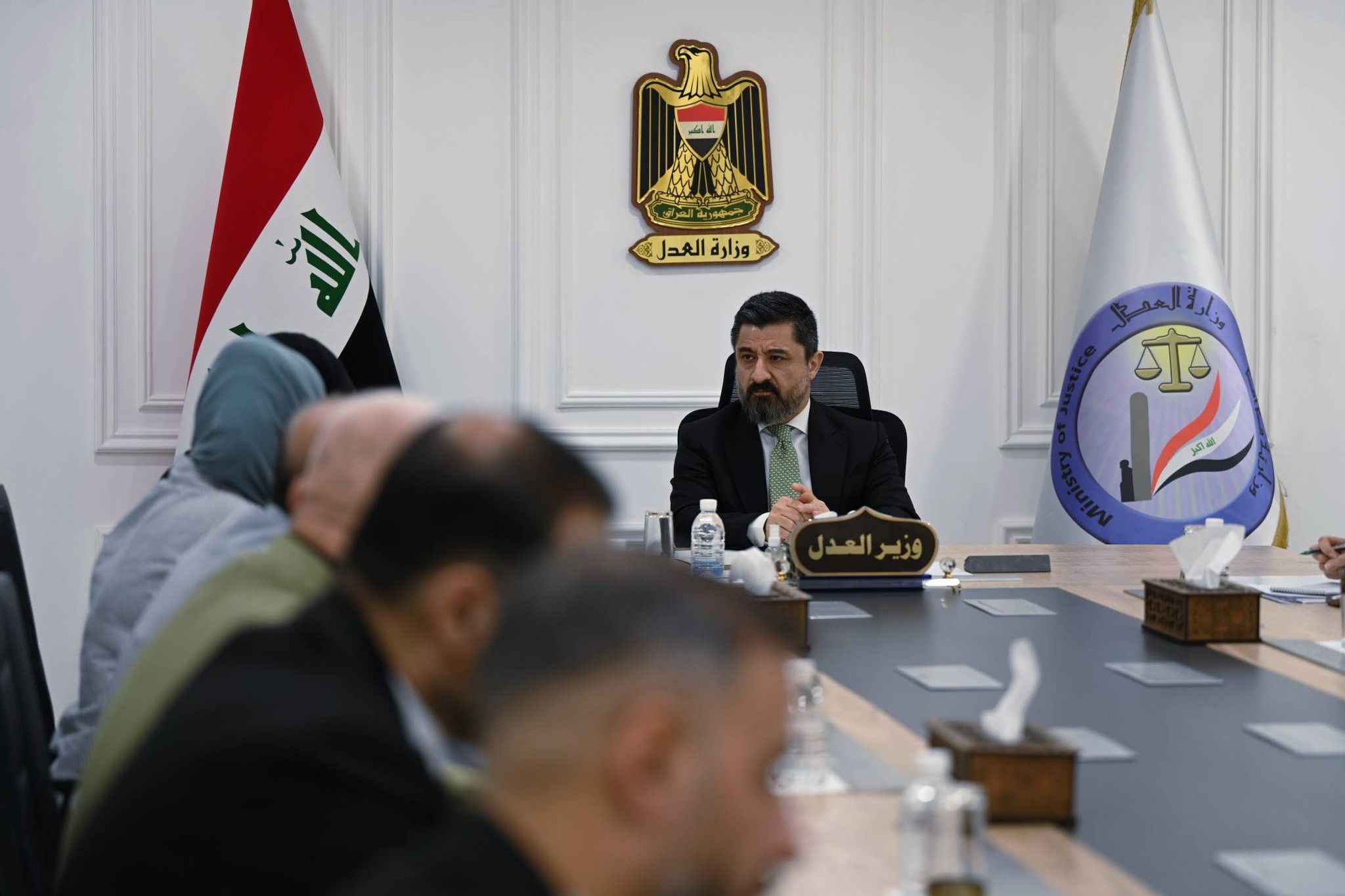 ضمن خطط الوزارة لتطوير المؤسسات الإصلاحية.. وزير العدل يوجّه باستكمال مشاريع تطوير البنى التحتية وتخفيف الاكتظاظ وتوسيع برامج التعليم في السجون
