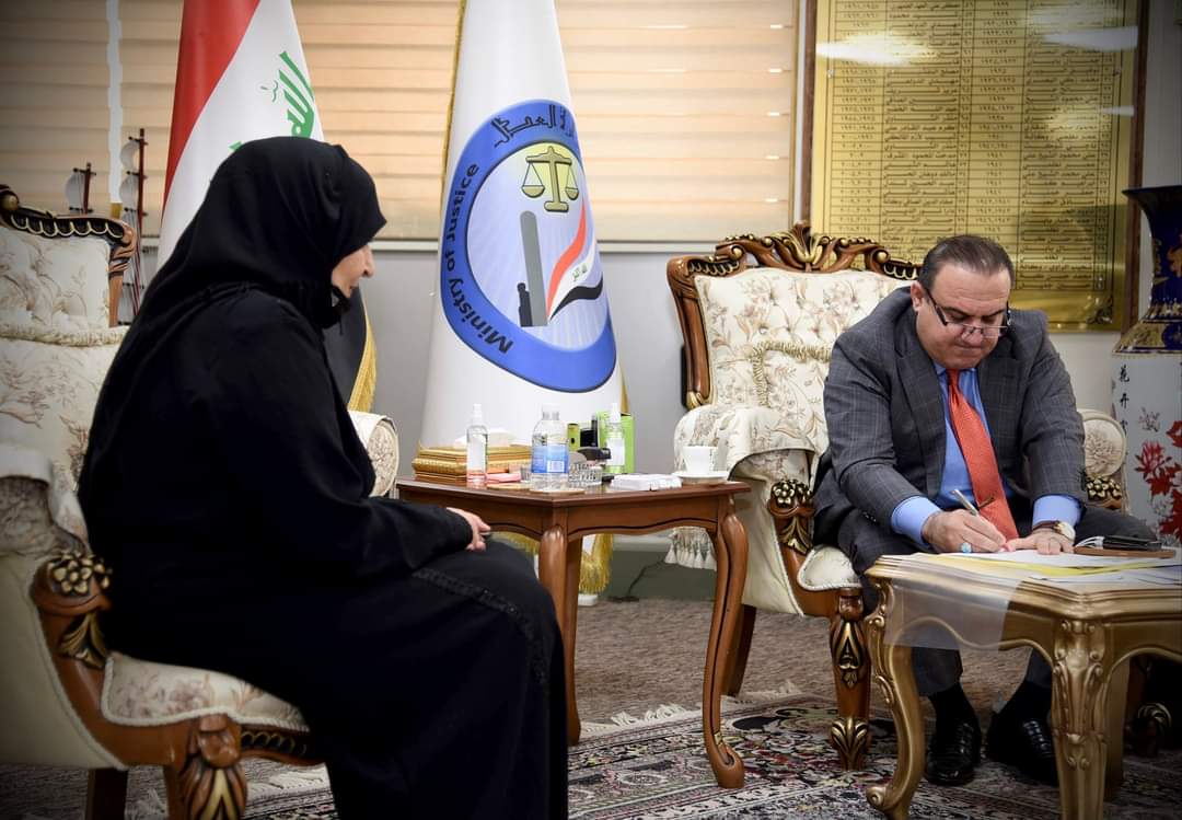 وزير العدل  يلتقي عدداً من المواطنين والموظفين للنظر ‏في طلباتهم وحل مشاكلهم