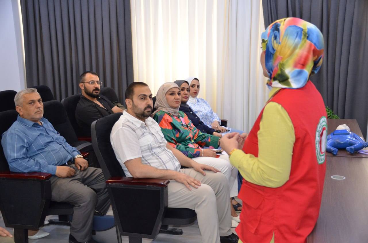 قسم إدارة الجودة الشاملة والتطوير المؤسسي ينظم ورشة تدريبية للإسعافات الأولية لرفع الوعي الصحي