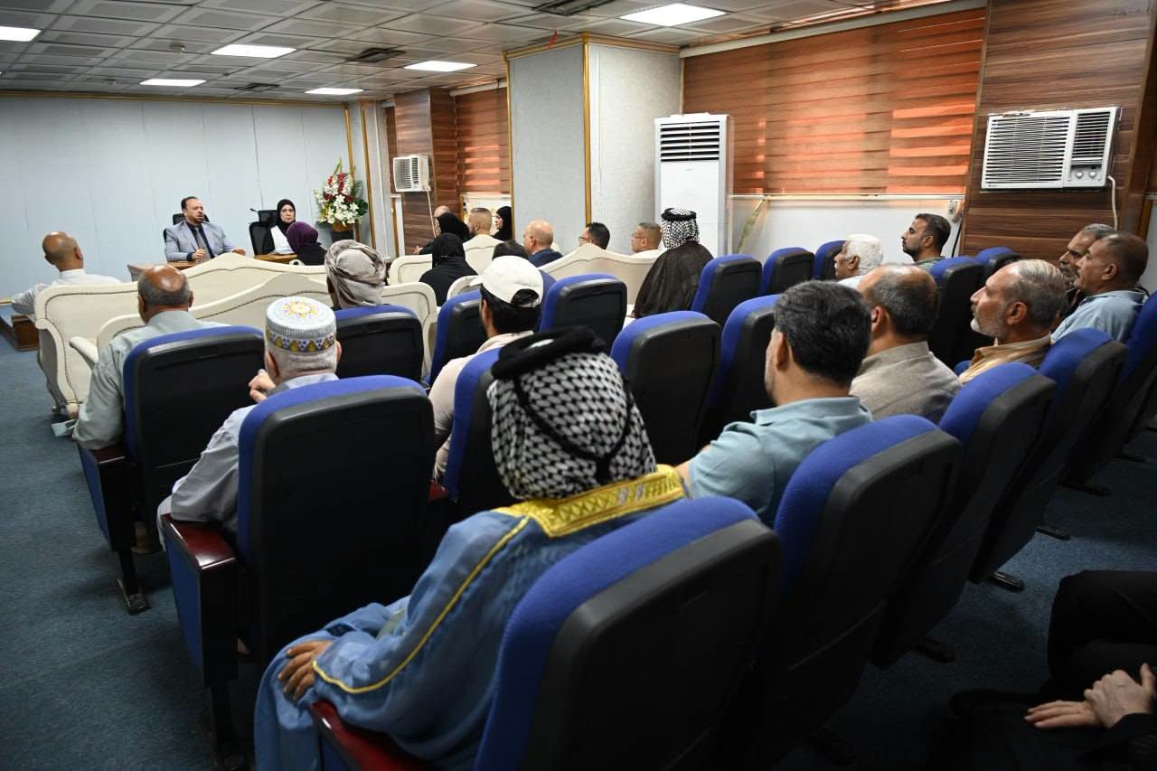وكيل وزارة العدل للشؤون الإدارية والمالية يتابع شؤون المواطنين خلال لقاء مباشر في مبنى الوزارة