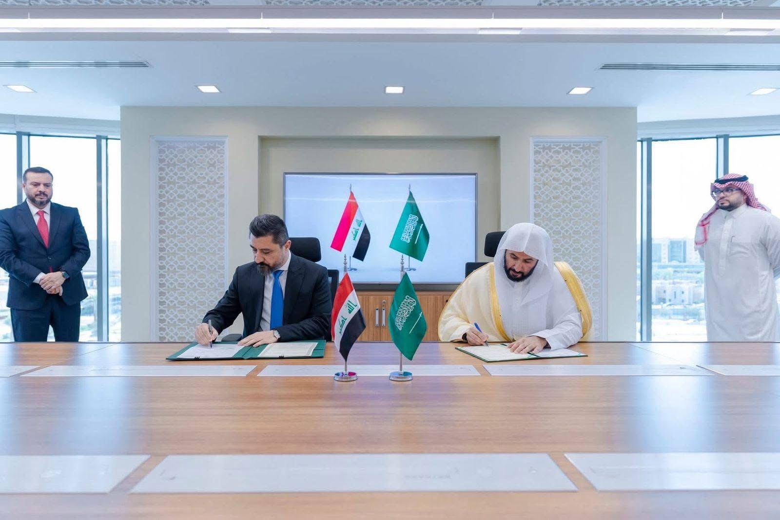 خلال لقاء وزير العدل د. خالد شواني بنظيره السعودي.. توقيع برنامج تنفيذي للتعاون في المجالات العدلية بين بغداد والرياض