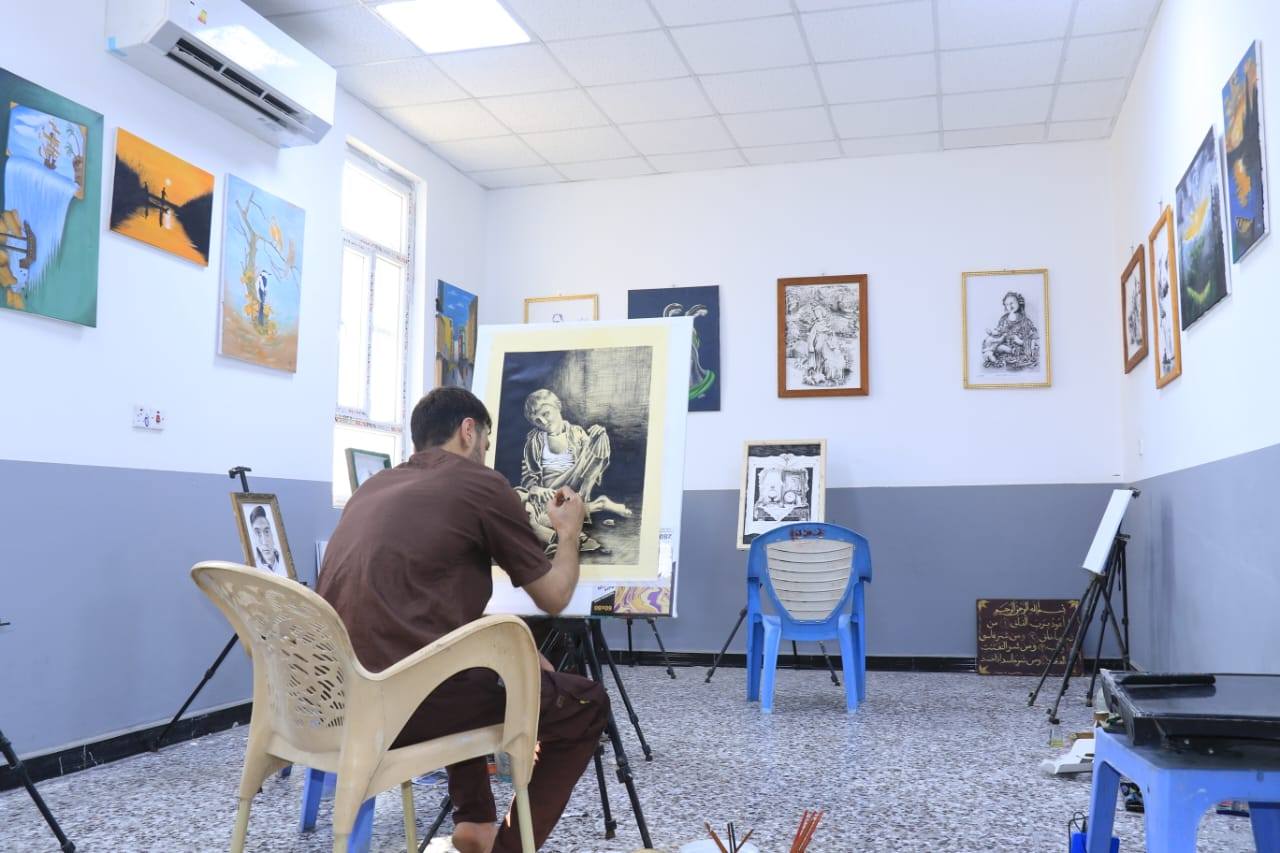ورشة فنية في سجن العمارة المركزي تكشف عن مواهب إبداعية بين النزلاء