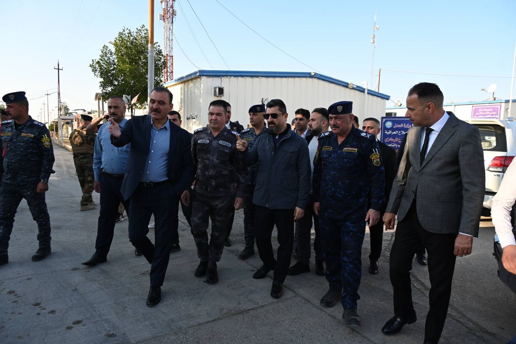 ضمن سلسلة متابعاته الميدانية للاطلاع المباشر على أمن السجون… وزير العدل: سجن الكرخ المركزي مؤمَّن بالكامل والإجراءات الأمنية المتخذة تمنع حدوث أي خرق أمني