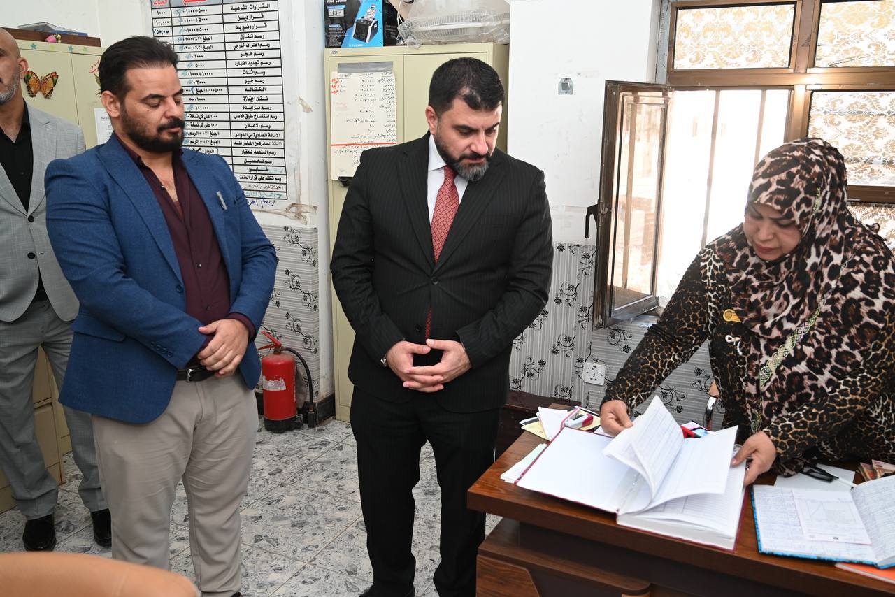 مدير عام دائرة التنفيذ يتابع ميدانيا سير العمل في مديرية تنفيذ الزهور ببغداد