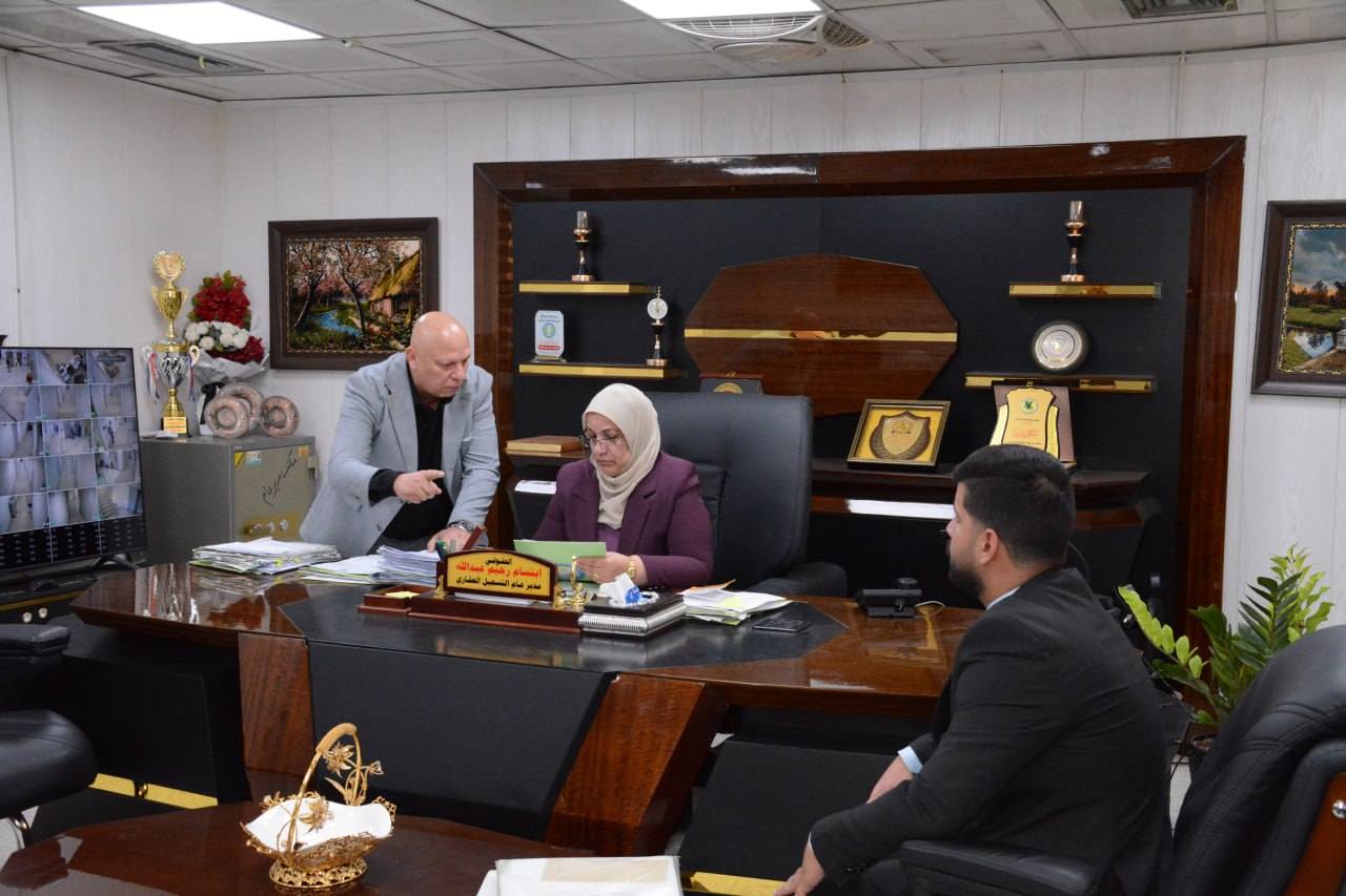 مدير عام دائرة التسجيل العقاري تلتقي المواطنين لتذليل العقبات أمام إنجاز معاملاتهم