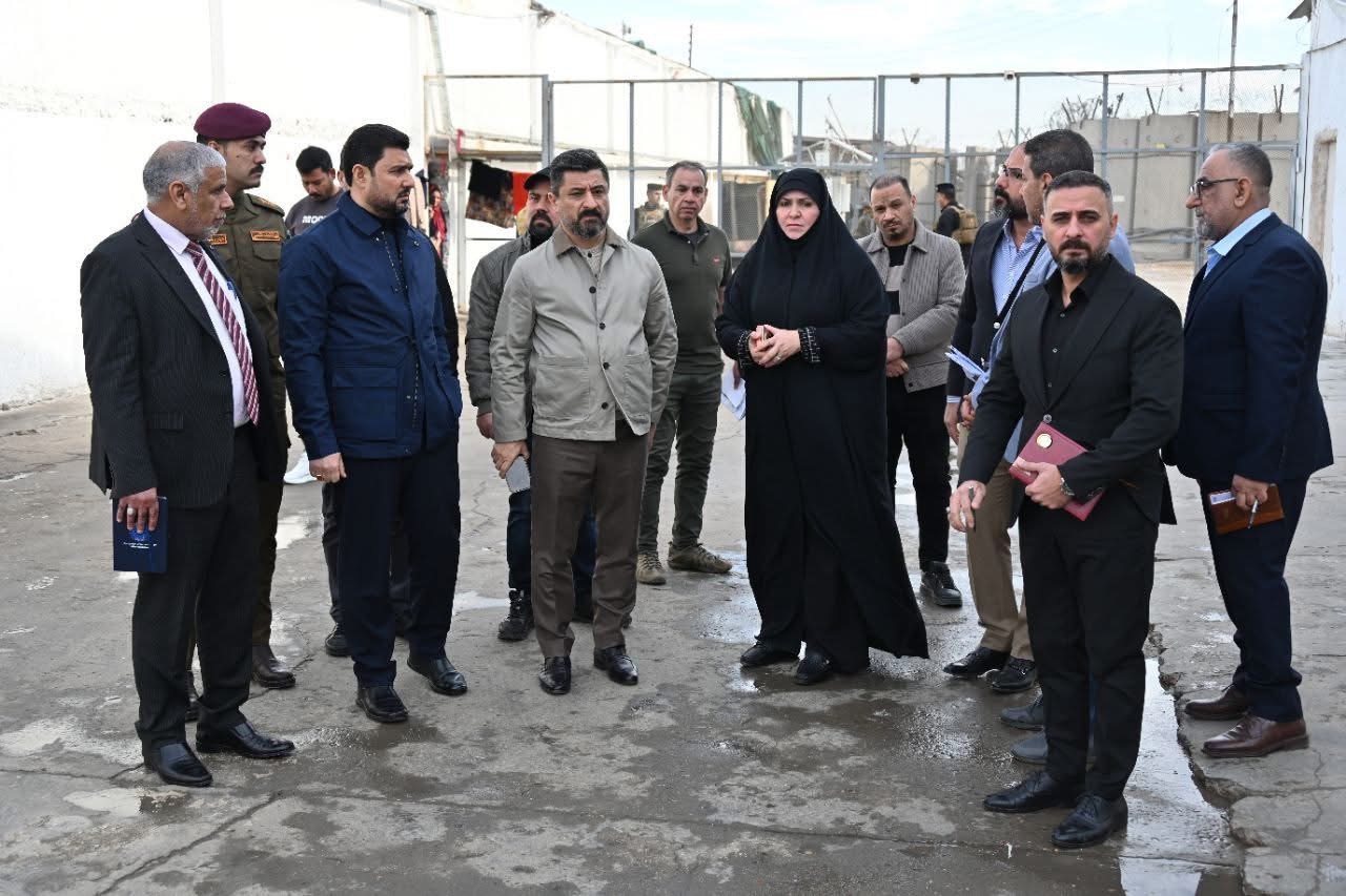 في زيارة مفاجئة إلى سجن البلديات.. وزير العدل يوجّه بتوفير المستلزمات الاساسية للنزيلات بما ينسجم مع المعايير المتبعة