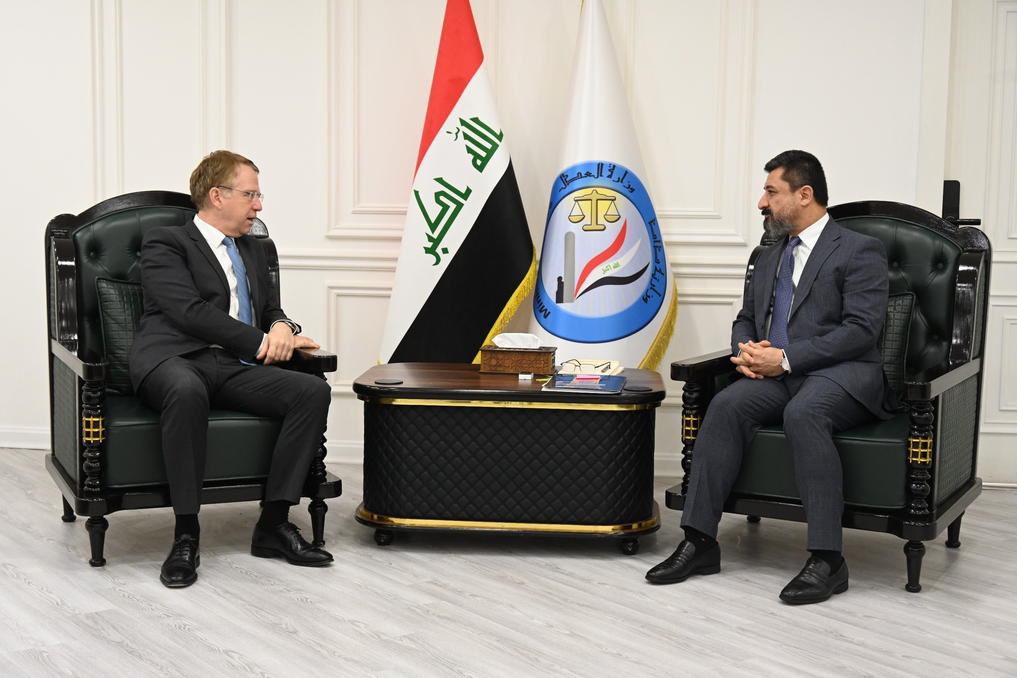 وزير العدل يستقبل السفير الفرنسي في بغداد ويبحث معه أوضاع النزلاء الفرنسيين في المؤسسات الإصلاحية