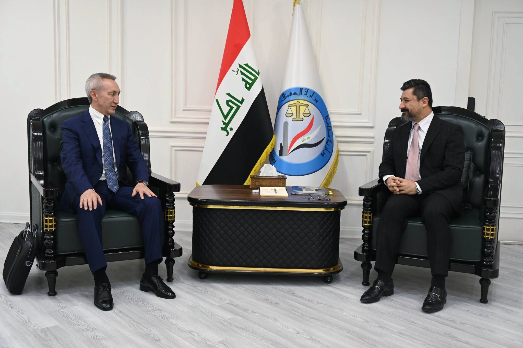 وزير العدل يستقبل سفير جمهورية كازاخستان ويبحث معه استكمال إجراءات توقيع مذكرة تعاون في مجالات نقل المحكومين والتعاون العدلي والقانوني بين البلدين