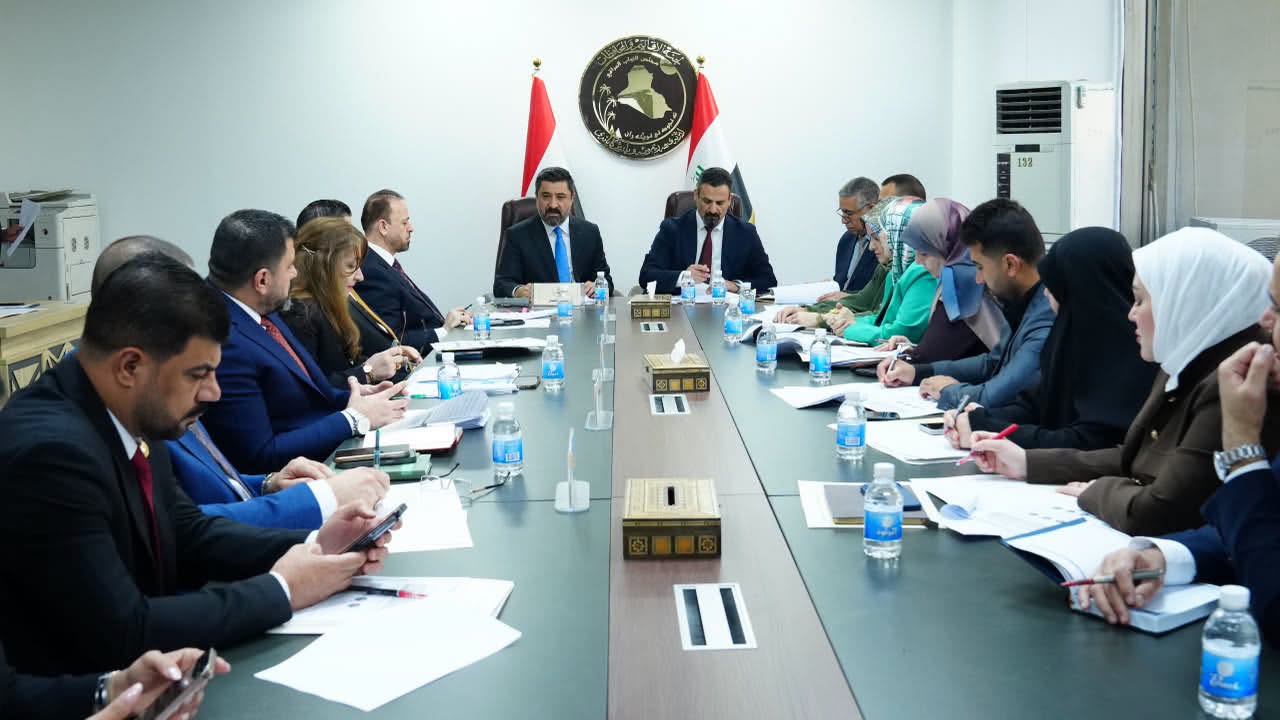 وزير العدل يبحث مع لجنة الأقاليم والتخطيط والبرنامج الحكومي النيابية محاور برنامج وزارة العدل ضمن البرنامج الحكومي
