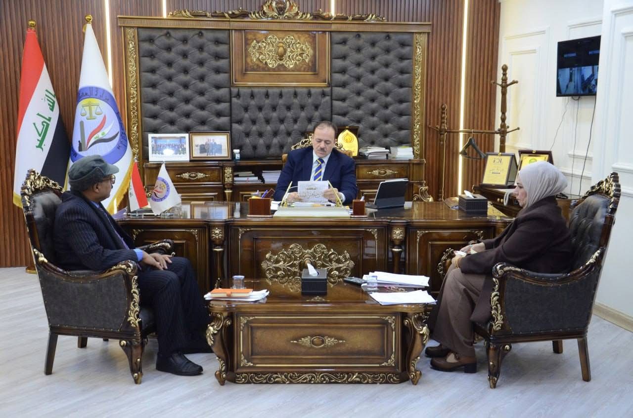 وكيل وزارة العدل للشؤون الادارية والمالية يستقبل المواطنين لمتابعة طلباتهم استقبل وكيل وزارة العدل للشؤون الإدارية والمالية،