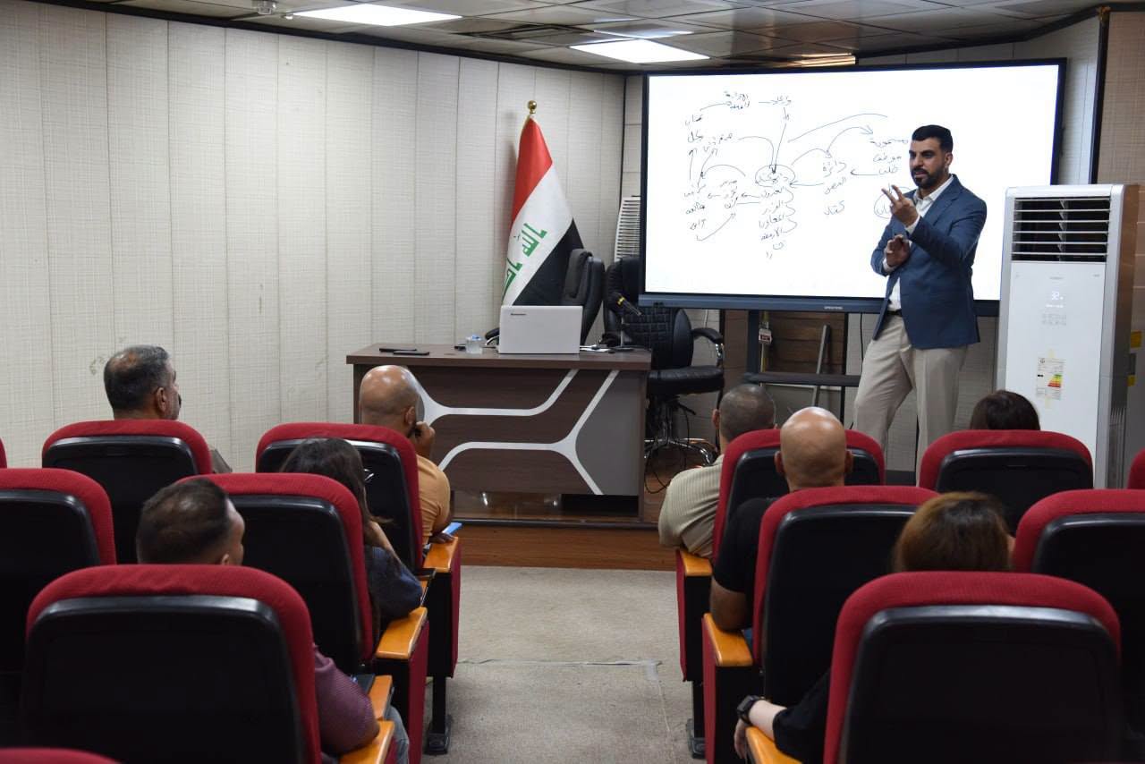 التخطيط العدلي ينظم دورة تدريبية حول تبني الذكاء الاصطناعي في إدارة الموارد البشرية